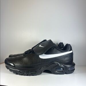 Nike Air Max Plus Tiempo Black / White Sneakers Women’s Size 8
